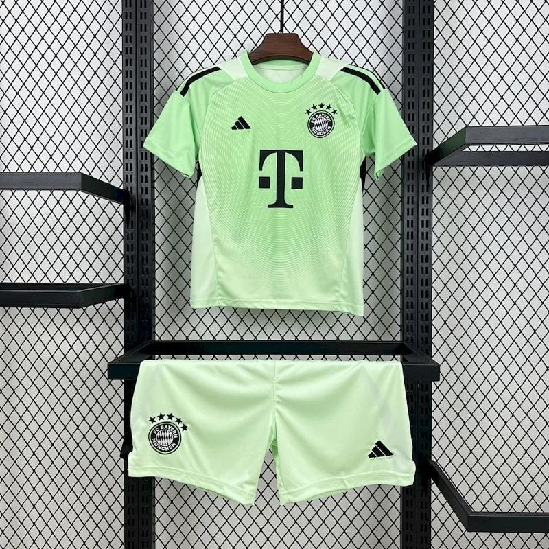 2025/2026 Bayern Munich Training Football Jersey 1:1 Kids Size
