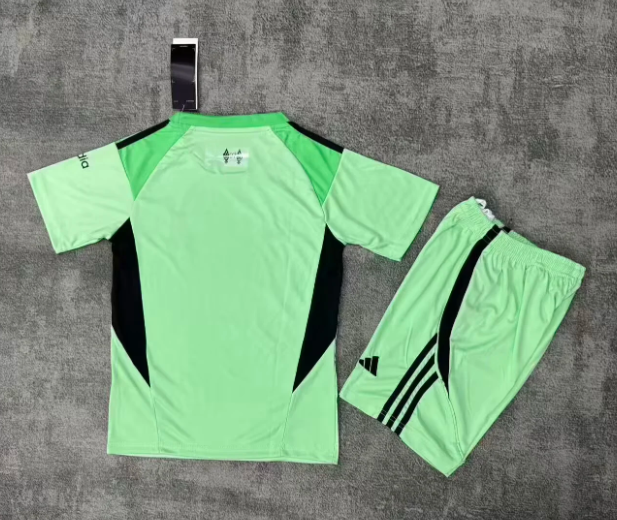 2025/2026 Liverpool Goalkeeper Green Football Jersey 1:1 Kids Size