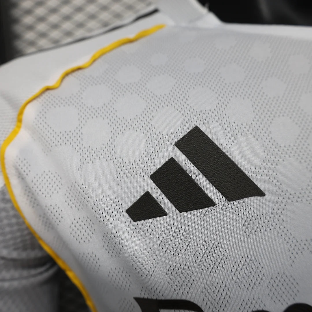 2025/2026 Player Version Real Madrid Home Long Sleeve Jersey 1:1