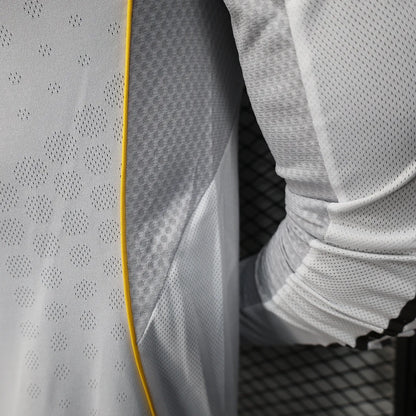 2025/2026 Player Version Real Madrid Home Long Sleeve Jersey 1:1