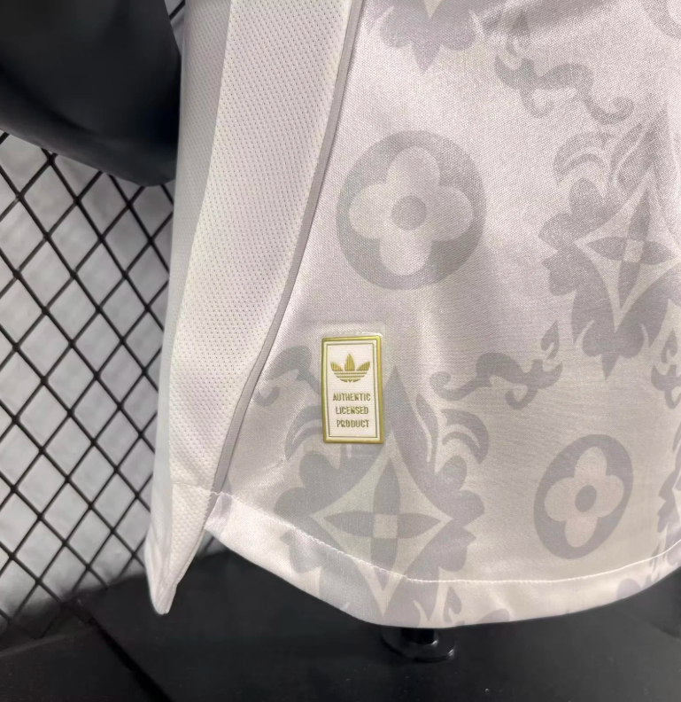 2025/2026 Player Version Real Madrid Special Edition 52 Football Jersey 1:1