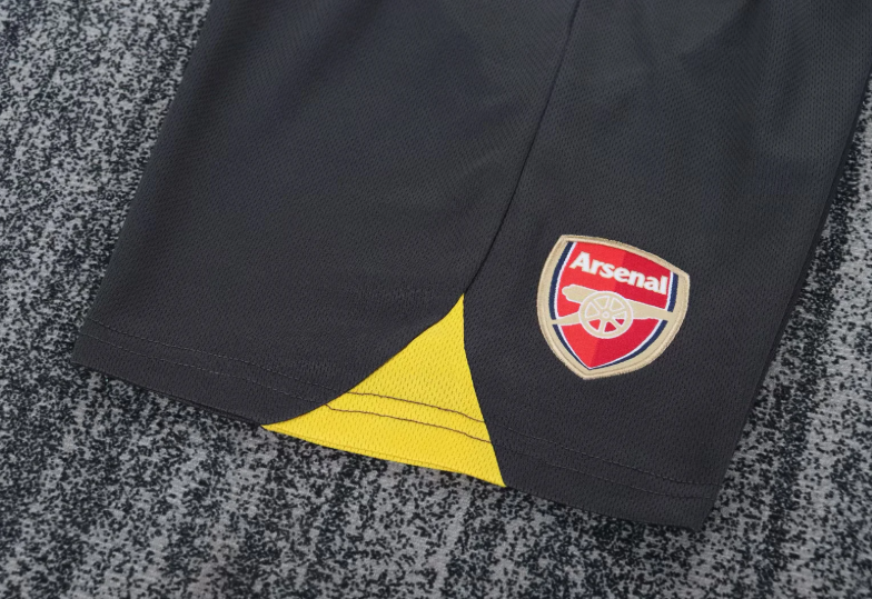 2005/2006 Retro Arsenal Away Football Shirt 1:1 Kids Size
