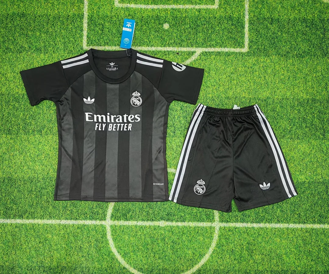 2025/2026 Real Madrid goalie Football Jersey 1:1 Kids Size