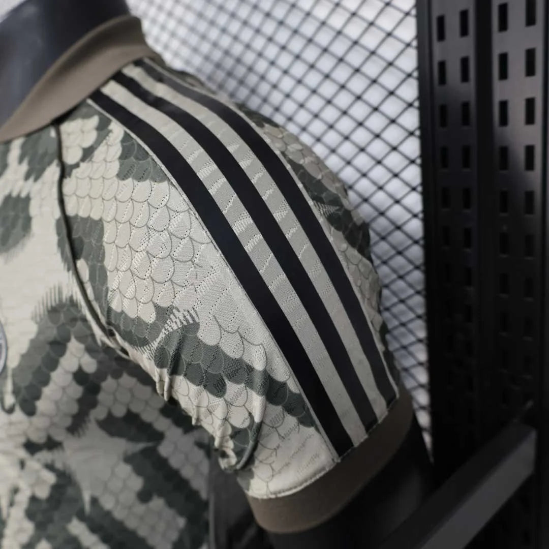 2025/2026 Player Version Bayern Munich Snake Year Special Edition Football Jersey 1:1