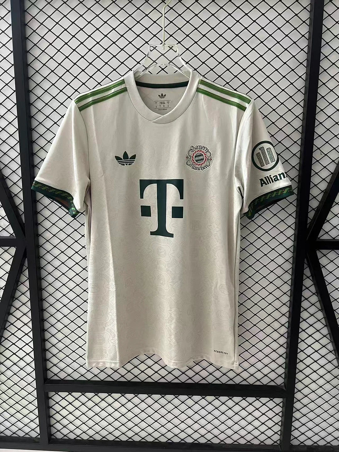 2025/2026 Bayern Munich Oktoberfest Football Jersey 1:1