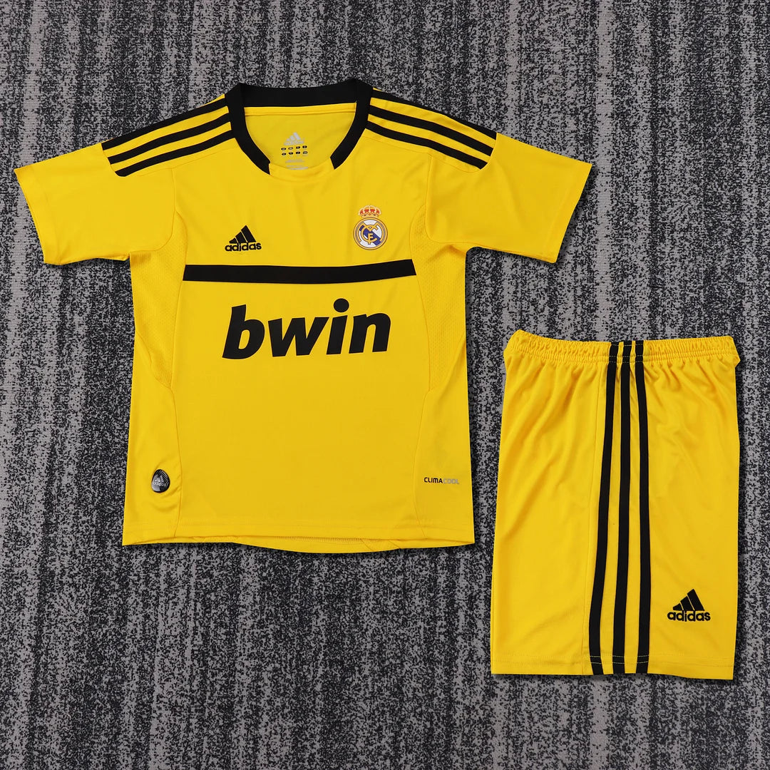 2011-2012 Retro Real Madrid Goalkeeper Football Shirt 1:1 Kids Size