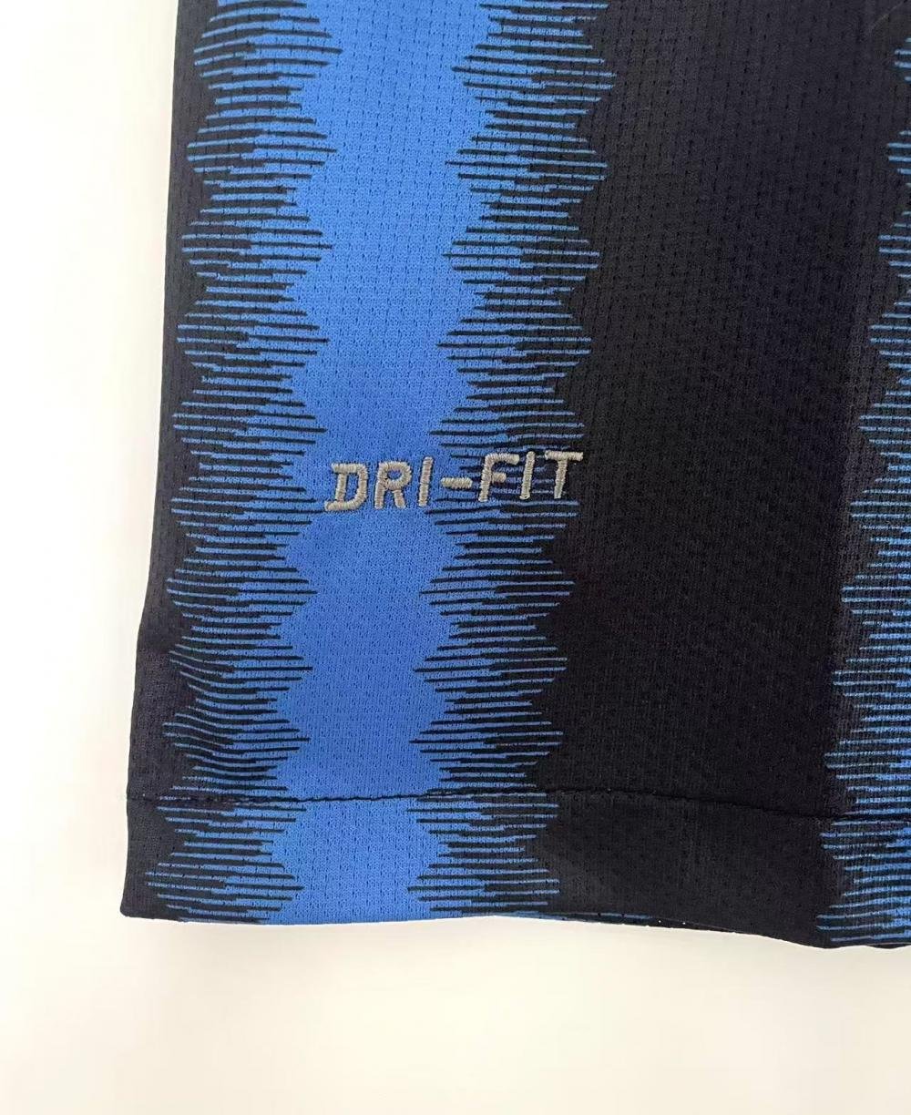 2010/2011 Retro Internazionale Milan Home Football Jersey 1:1