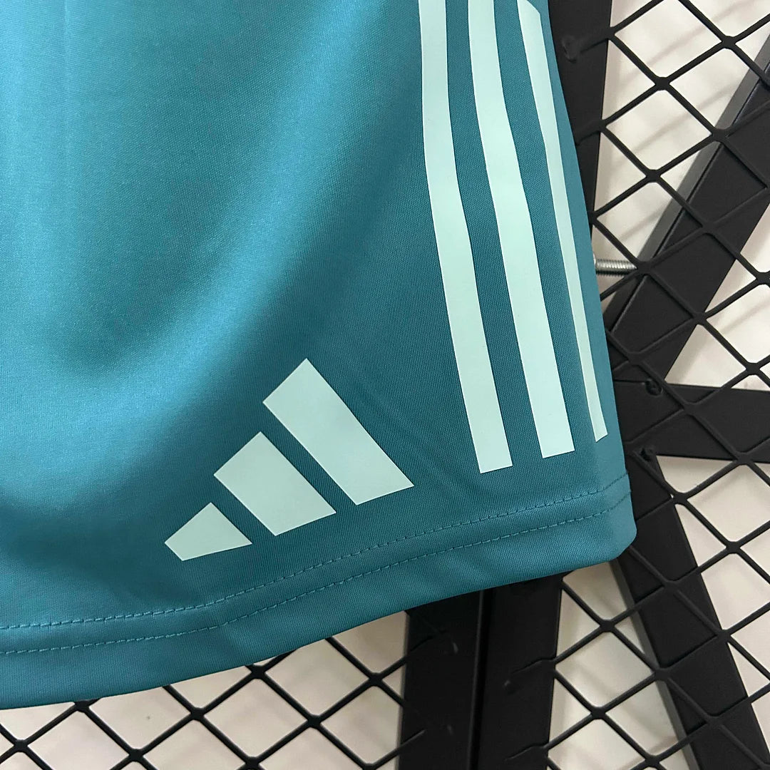 2025/2026 Wolverhampton Wanderers Away Shorts 1:1