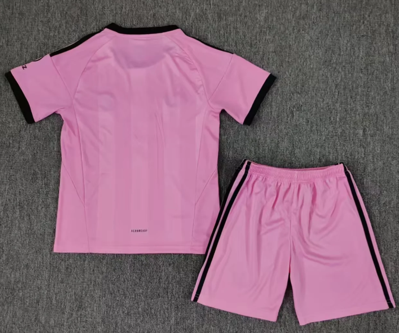 2025/2026 Bayern Munich Goalie Football Jersey 1:1 Kids Size