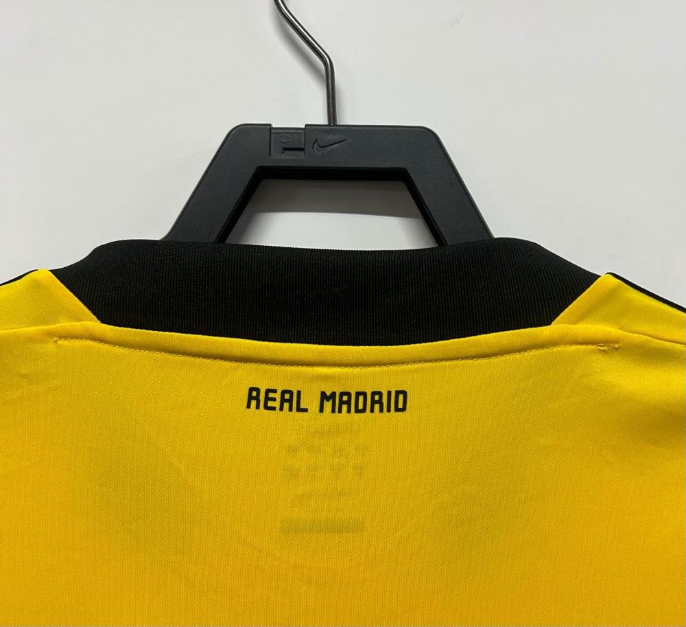 2011/2012 Retro Real Madrid Goalkeeper Football Jersey 1:1